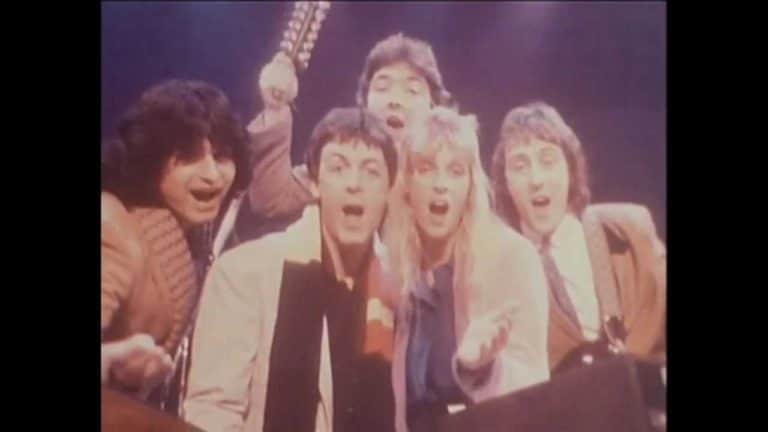 Paul McCartney Wonderful Christmas Time Mp3, Video and Lyrics