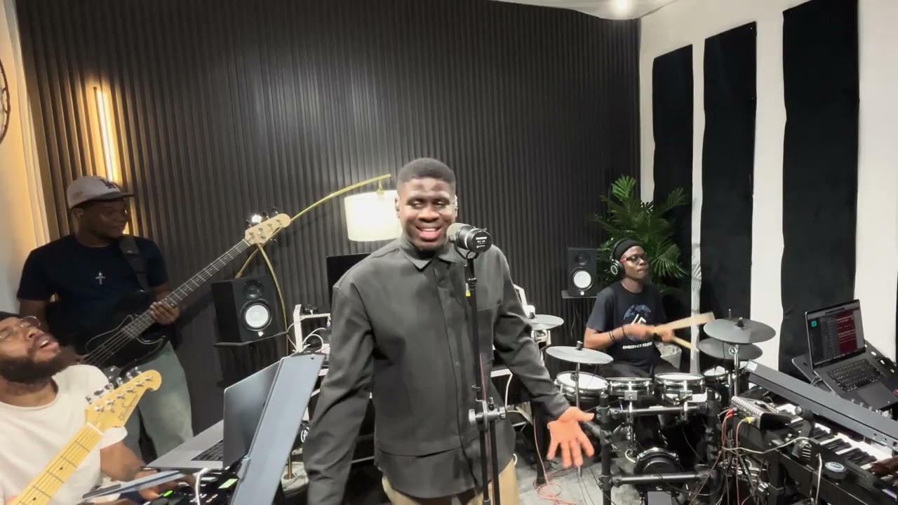 Ebube Gospel Spontaneous Worship 