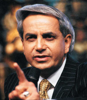 “Stop Attacking Pastors for Followers and Money” – Benny Hinn Rebukes Online Critics